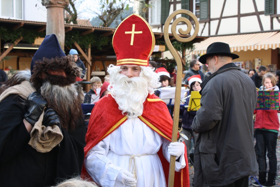 Nikolaus und Rubrecht beim Weihnachtsmarkt Nikolaus und Rubrecht beim Weihnachtsmarkt